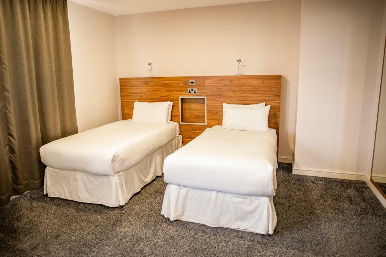 Ox Hotel Manchester Swinton  Exteriör bild
